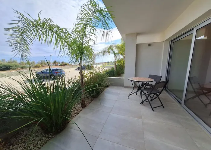 Emerald Apartament Protaras