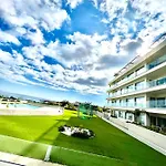 Emerald Apartment *
